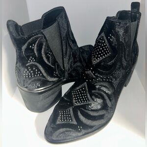 Dolce Vita Black Textured Ankle Boots
